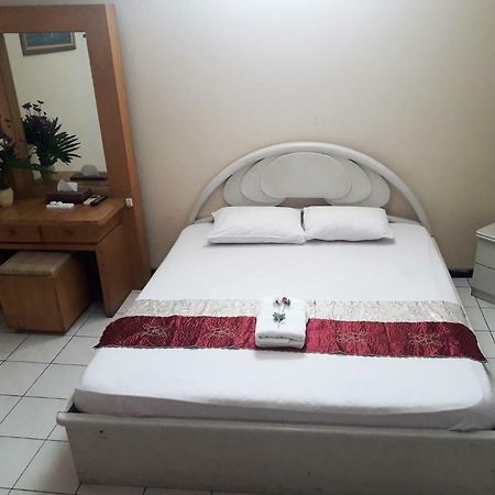 Vidi 1 Hotel Jogjakarta Kejayan Esterno foto