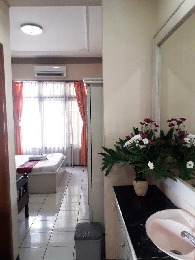 Vidi 1 Hotel Jogjakarta Kejayan Esterno foto